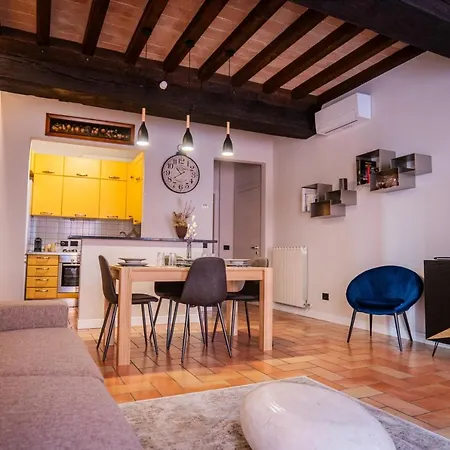 Гостьовий будинок Old Town - Boutique Модена